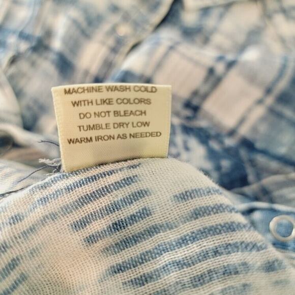 Fab'rik Top Pearl Snap Women's Long Sleeves Sz Medium Tie Dye Blue White - Picture 11 of 11